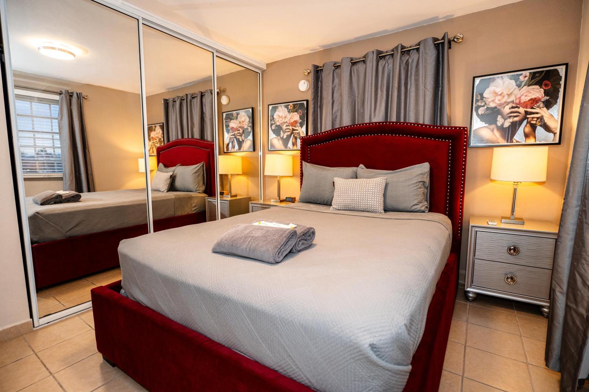 Luxury Retreat With Private Jacuzzi And Mountain Views Free Parking Lejlighed Ponce Eksteriør billede