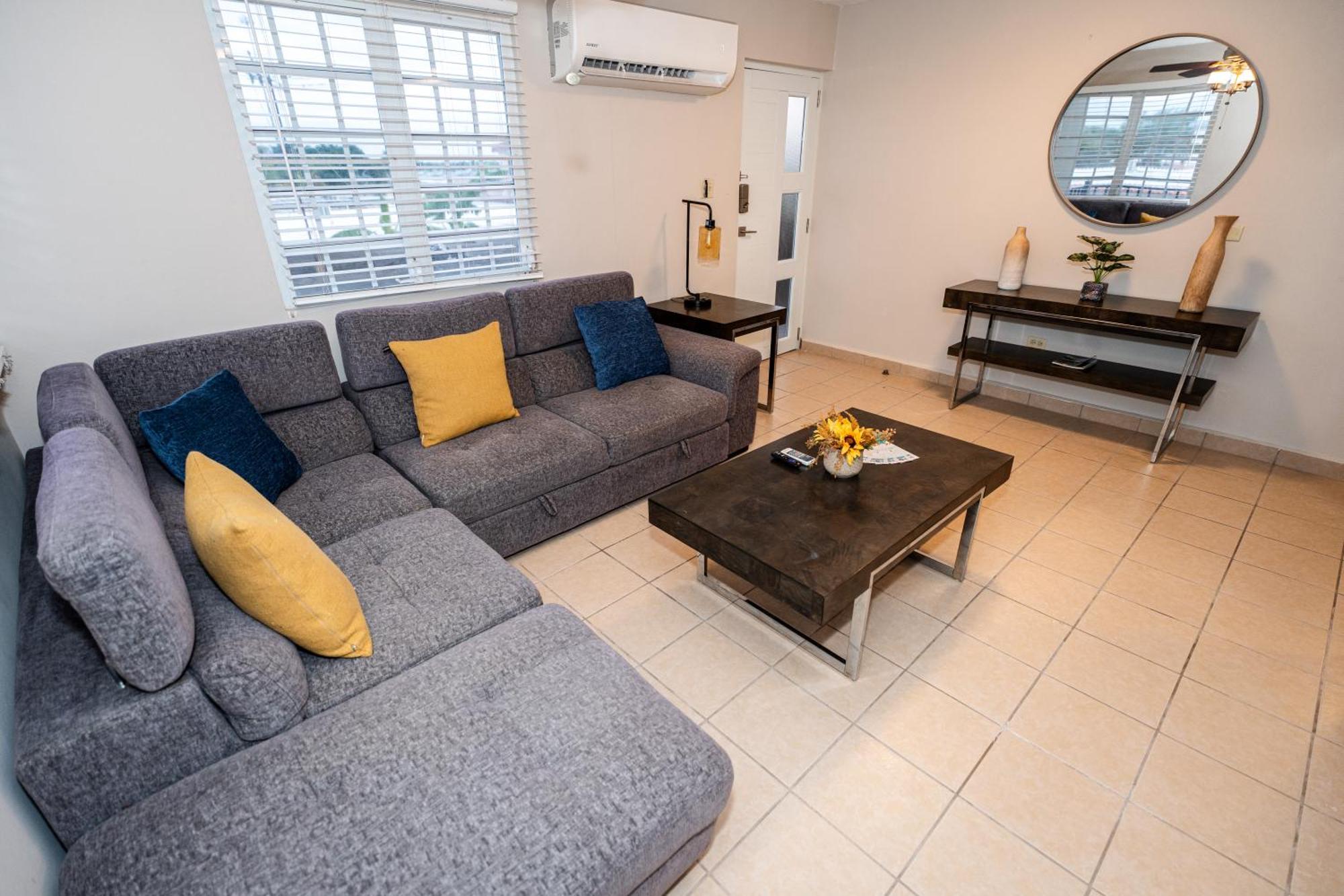 Luxury Retreat With Private Jacuzzi And Mountain Views Free Parking Lejlighed Ponce Eksteriør billede