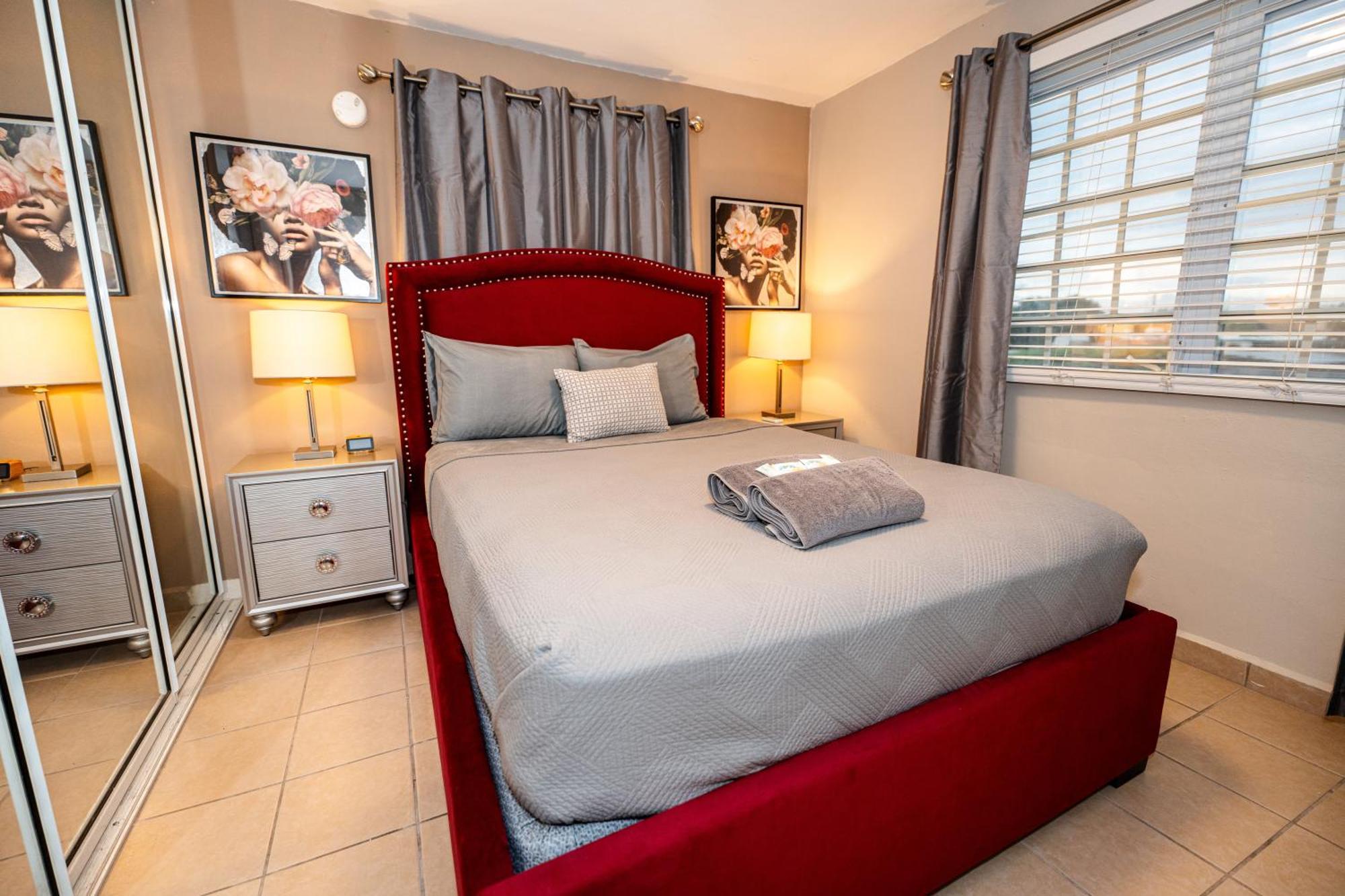 Luxury Retreat With Private Jacuzzi And Mountain Views Free Parking Lejlighed Ponce Eksteriør billede